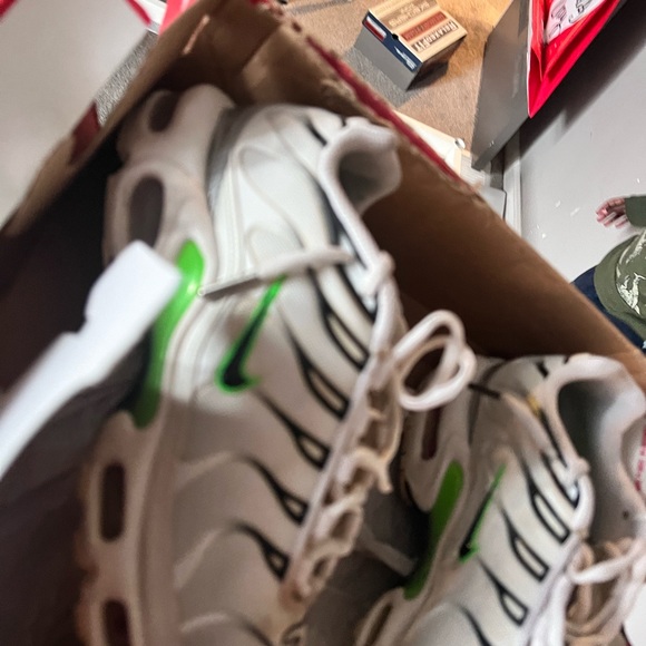 White nikes - Picture 2 of 3